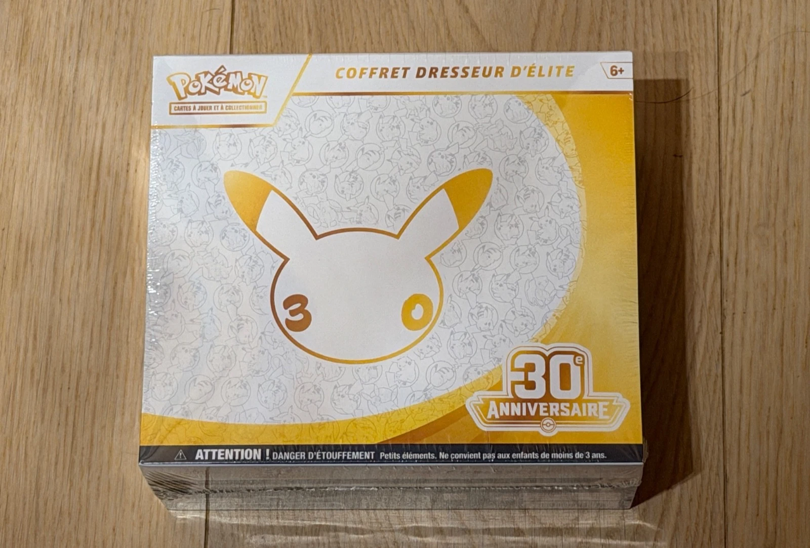 Coffret Dresseur d'Élite 30e Anniversaire — face avant
